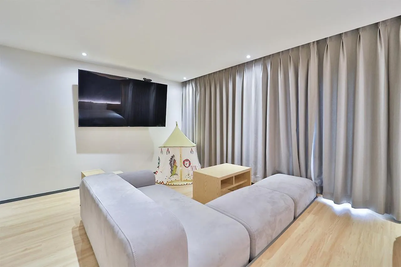 Custom Hotel Ульсан
