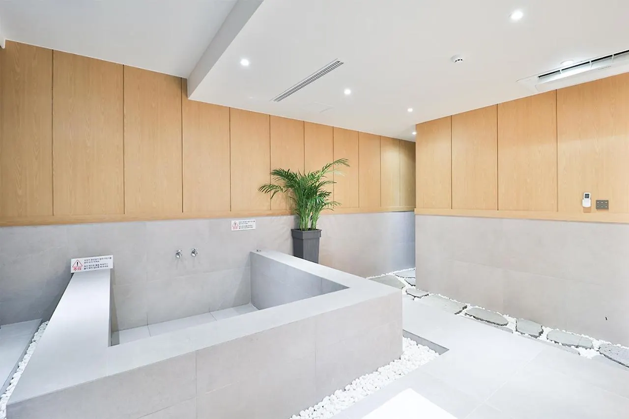 Custom Hotel Ульсан