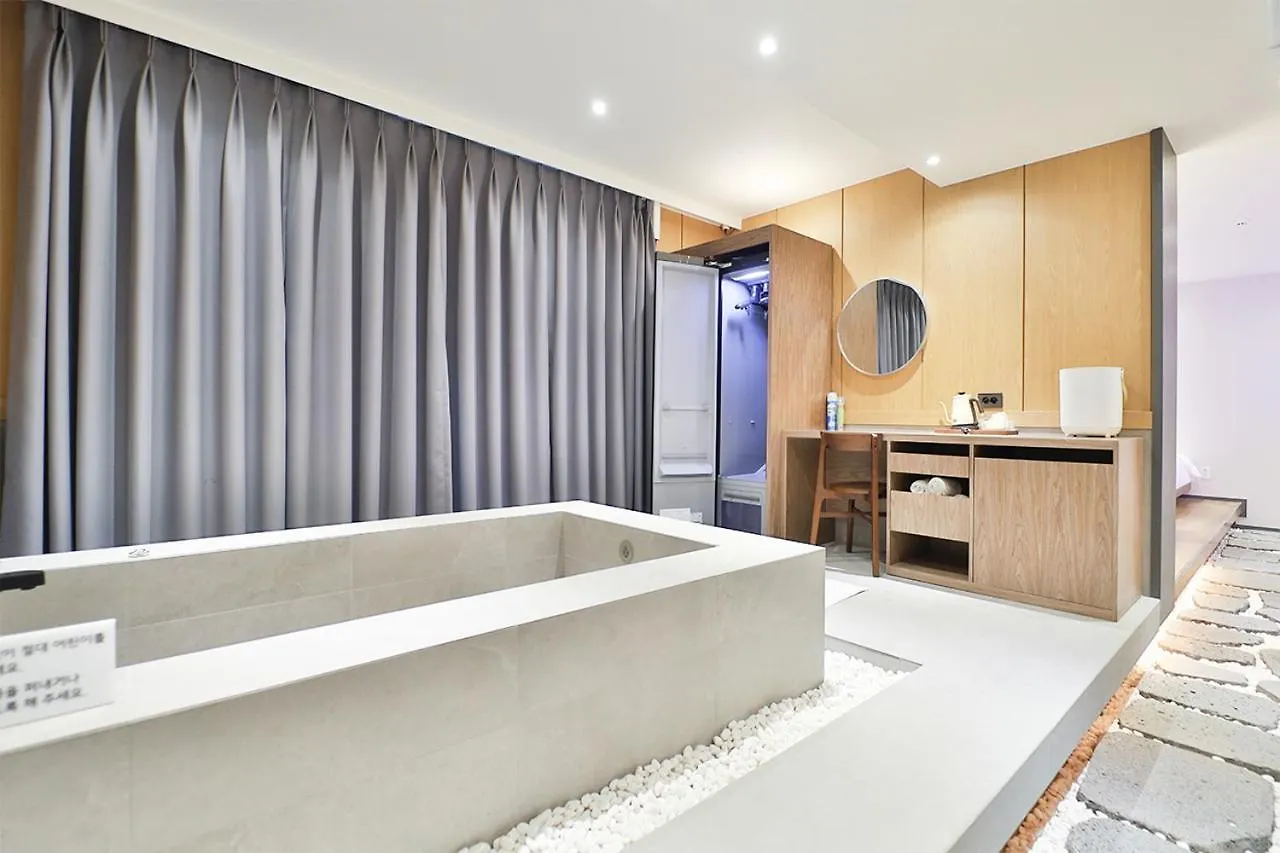 Custom Hotel Ульсан