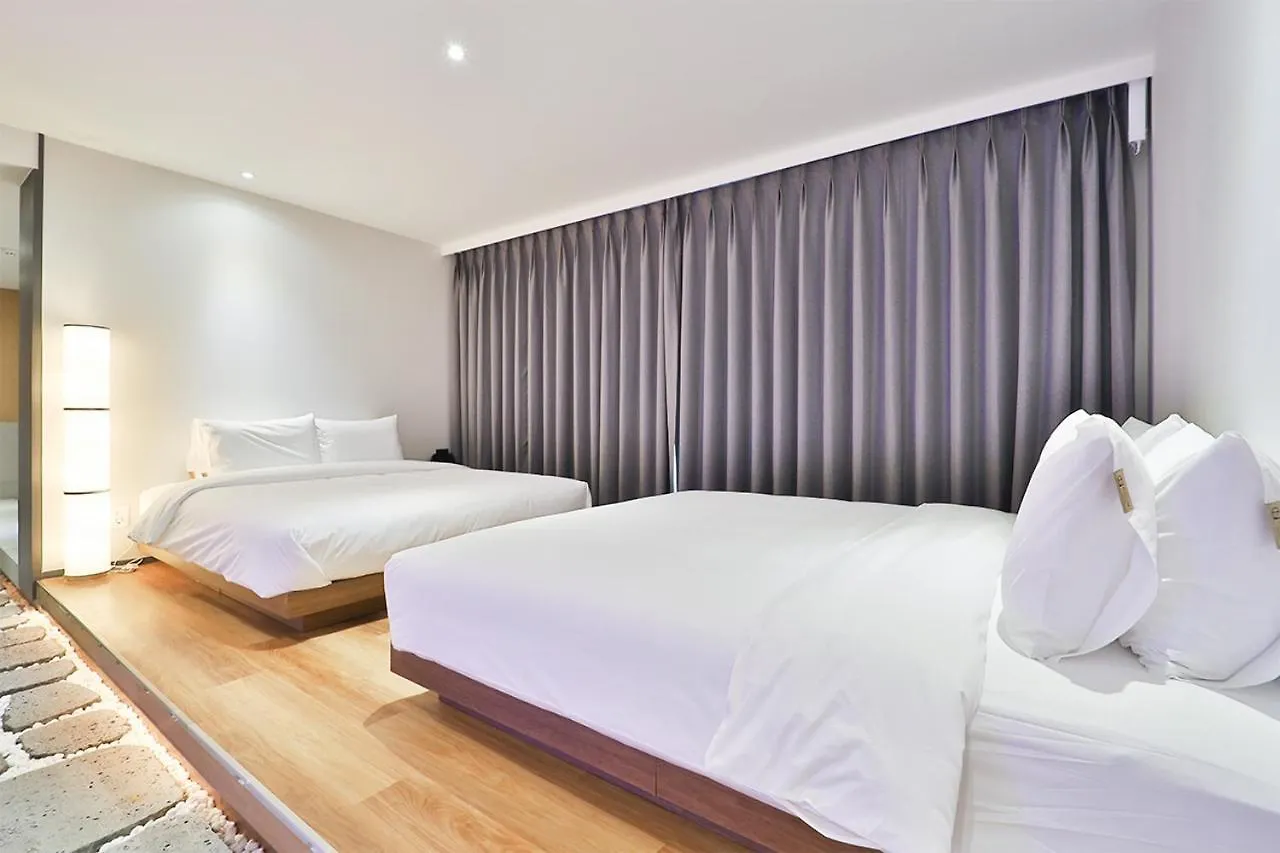 Custom Hotel Ульсан